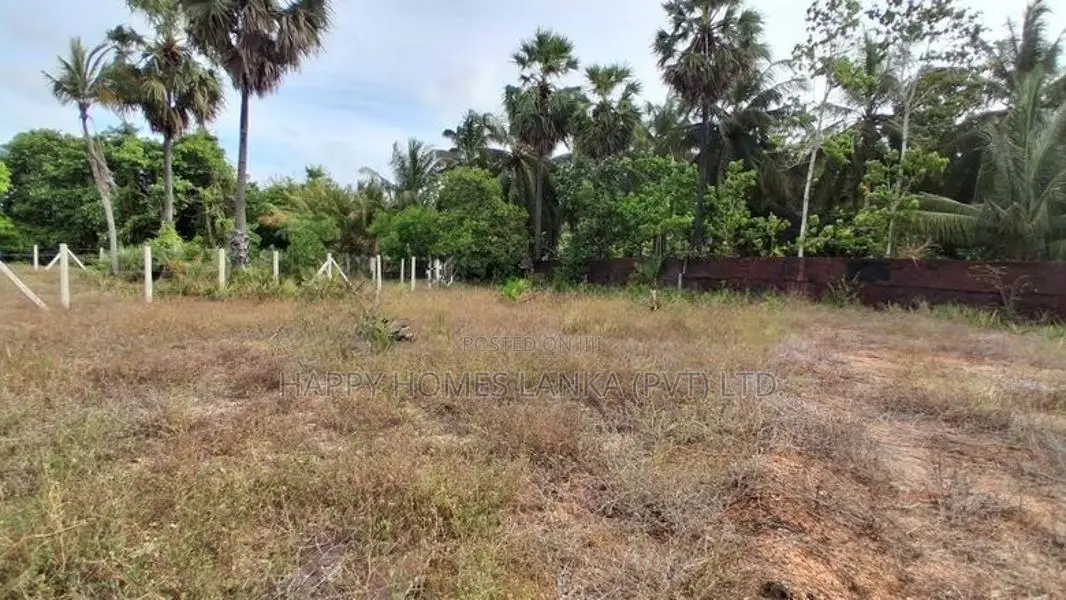 HHL1144 - Land for sale in Chathurkondan