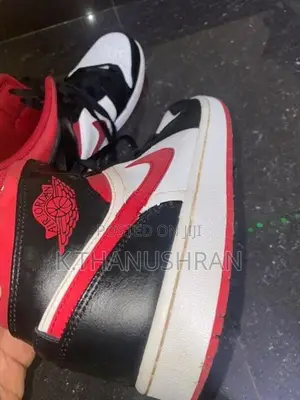 Nike Air Jordan 1 Mid Black Toe Shoe