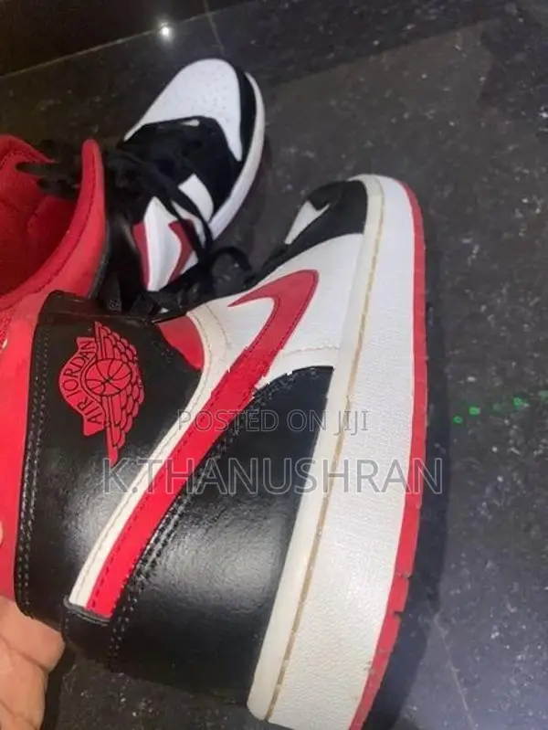 Nike Air Jordan 1 Mid Black Toe Shoe