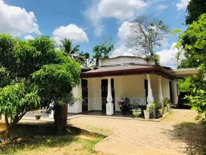 බිබිල නගරයට ආසන්නයෙන් අගනා නිවසක් වහාම විකිණීමට ඇත