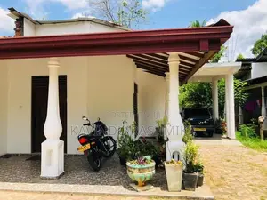 බිබිල නගරයට ආසන්නයෙන් අගනා නිවසක් වහාම විකිණීමට ඇත