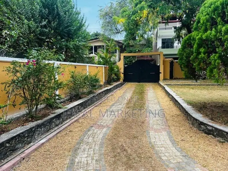 Piliyandala - Super Luxury House for Sale