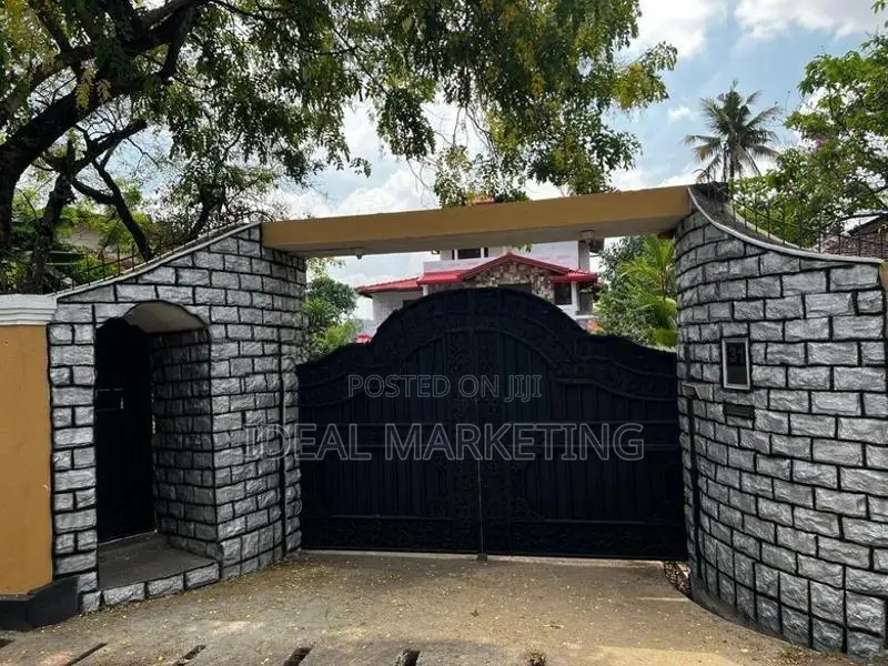 Piliyandala - Super Luxury House for Sale