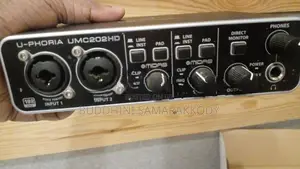 Behringer U-Phoria UMC202HD Audio Interface