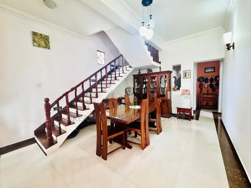Luxury Home with Rooftop Facilities – Battaramulla