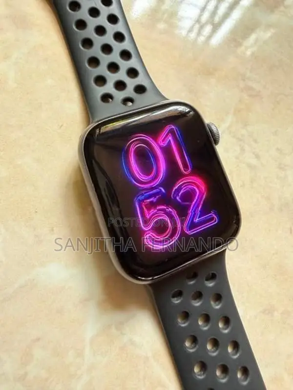 Apple Watch Series 5 (44mm)