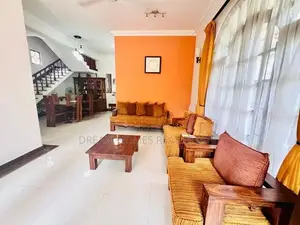 Luxury Home with Rooftop Facilities – Battaramulla
