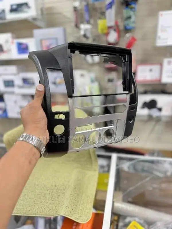 Navara 9 Inch Android Panel