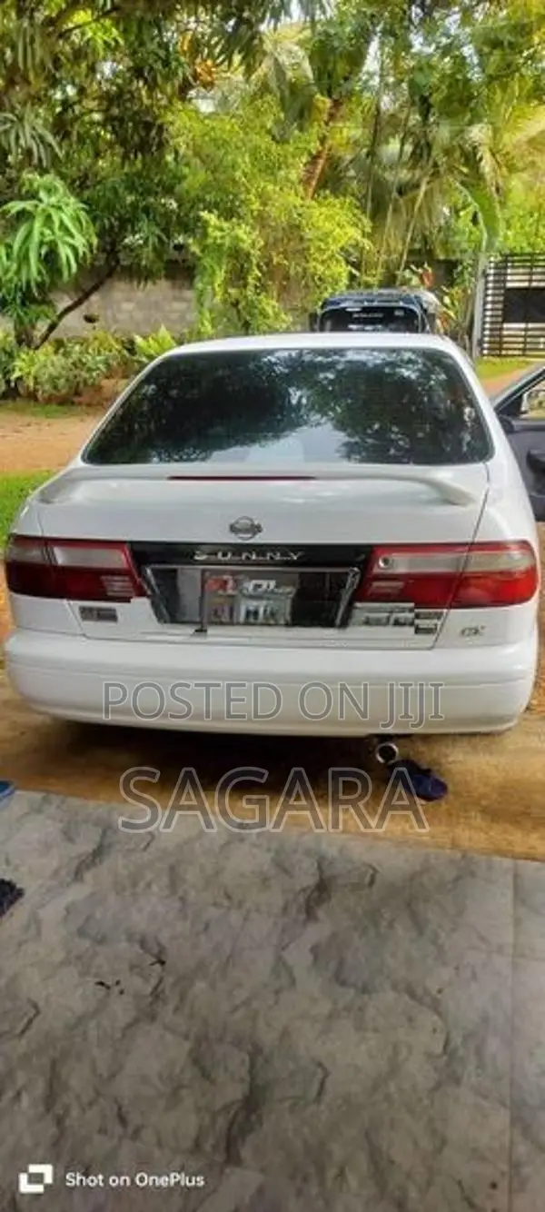 Nissan Sunny 1999