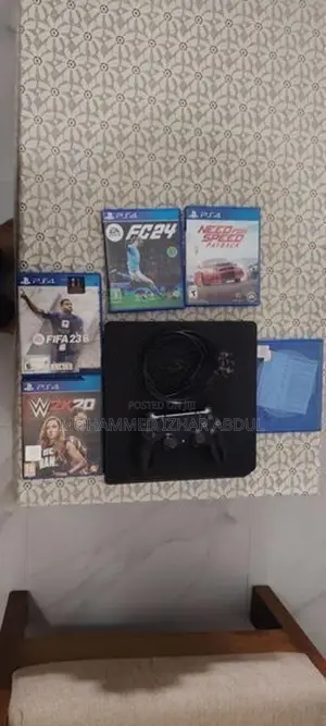 Play station 4 Slim