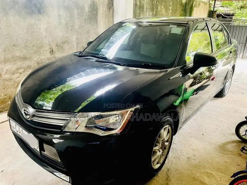 Toyota Axio 2012