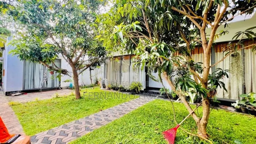4 Bed Rooms All Attached Bath With House For Sale In Negombo
