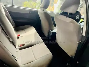 Toyota Axio 2012