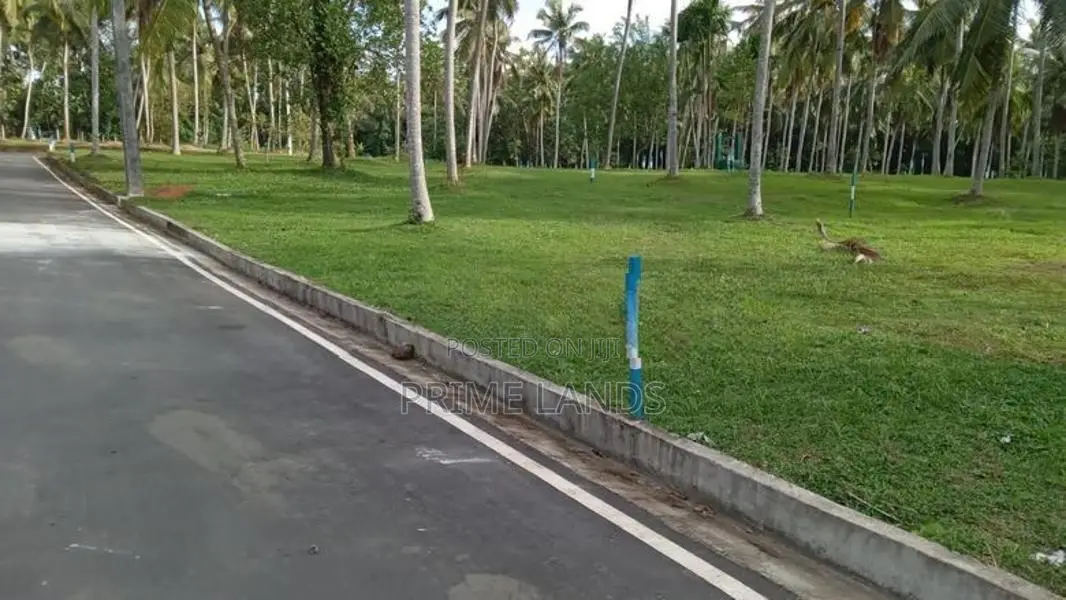 Veyangoda Mirigama Road Kubaloluwa Land for Sale