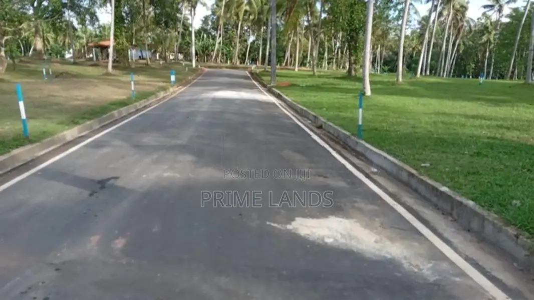 Veyangoda Mirigama Road Kubaloluwa Land for Sale