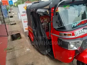 Bajaj RE 2015