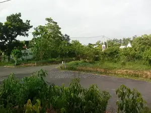 අම්බලන්ගොඩින් ඉඩමක්