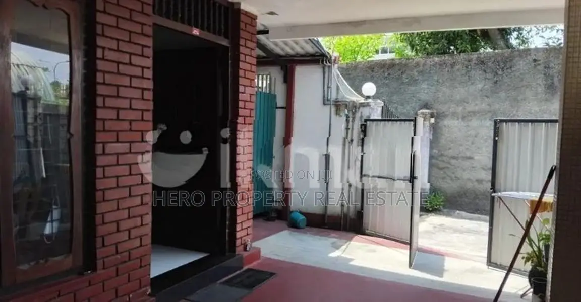 Modern House for Sale in Kadawatha