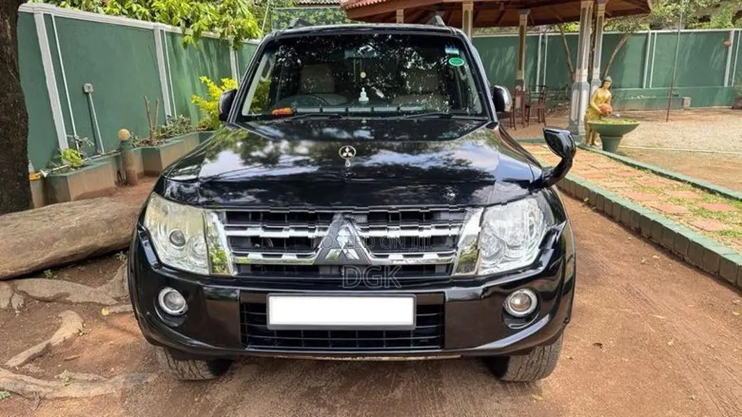 Mitsubishi Montero 2013