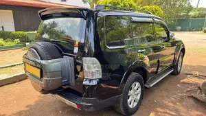 Mitsubishi Montero 2013