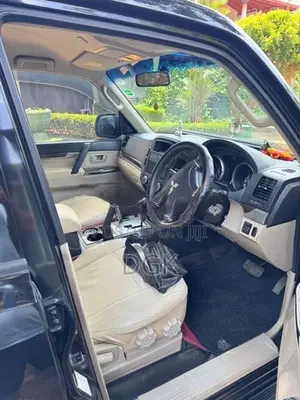 Mitsubishi Montero 2013