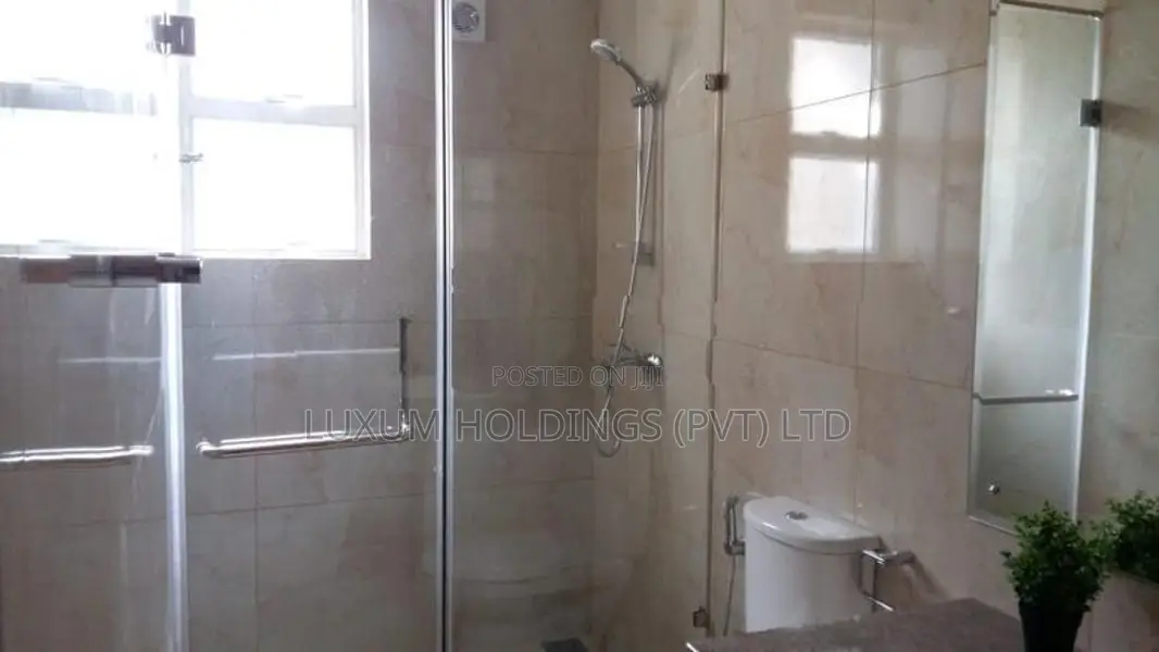 Luxury Apartment For Sale in inner flower road Colombo 03 [ 2154C ]