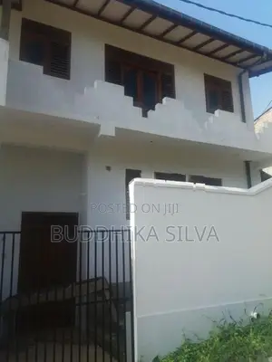 House with Land for Rent Kottawa