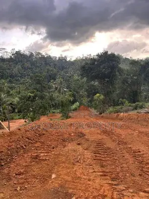 ගාල්ල උඩුගම බස් පාරට ලගින්ම ජයන්ති හංදියෙන් අගනා බිම් කොටස්