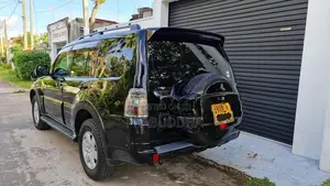 Mitsubishi Montero 2007