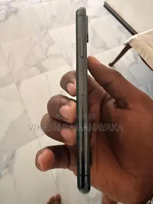 Apple iPhone XS (Used)