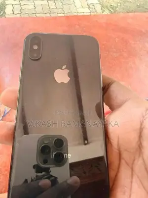 Apple iPhone XS (Used)