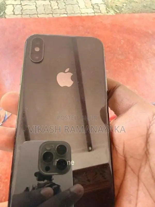 Apple iPhone XS (Used)