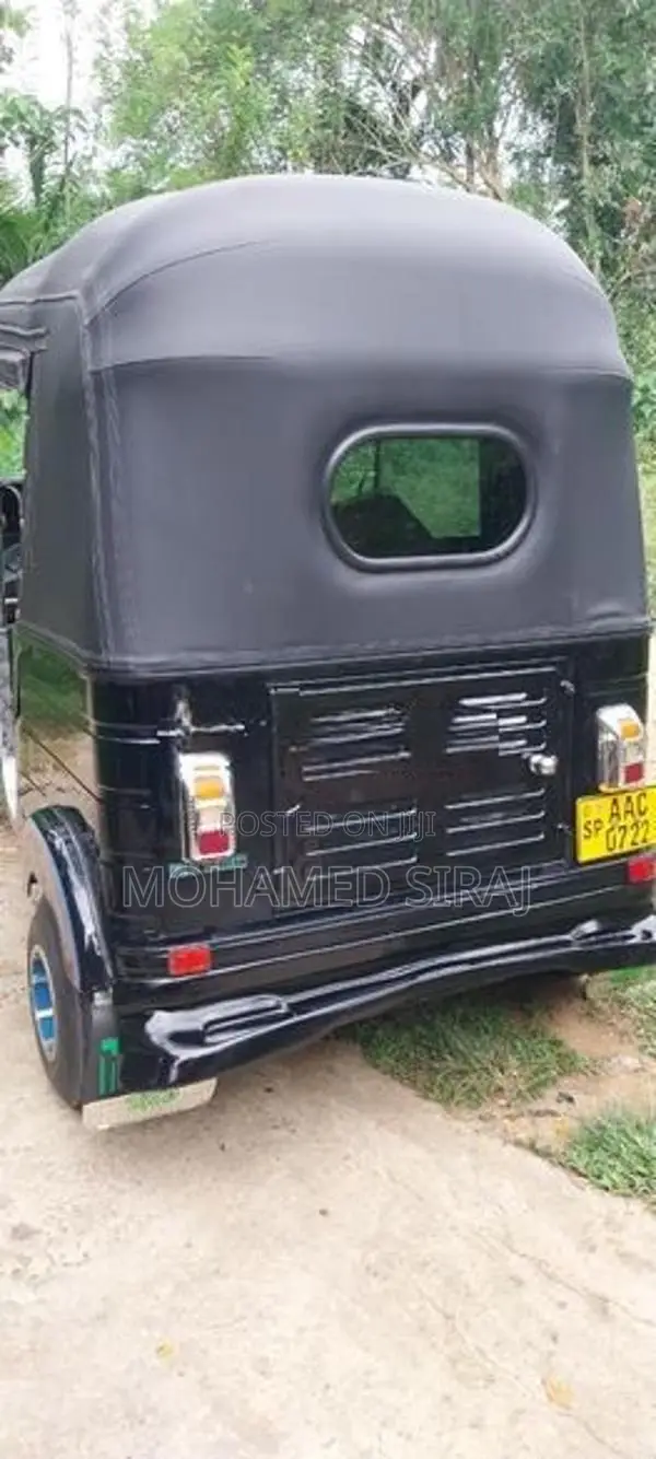 Bajaj RE 2012