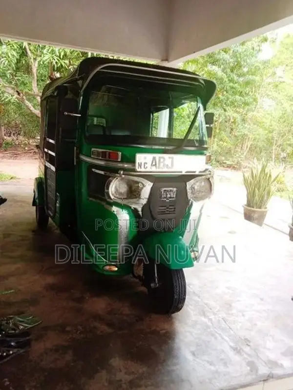 Bajaj RE 2015