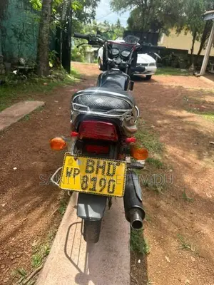 Bajaj CT100 2018