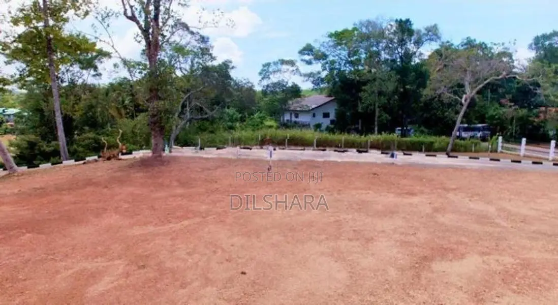 මාතර නගරයෙන් ප්‍රචස් 9ක ඉඩමක්