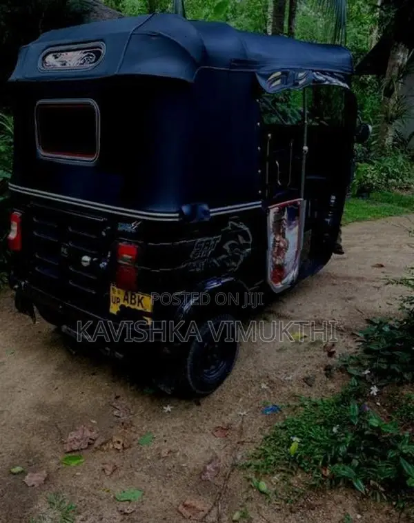 Bajaj RE 2016