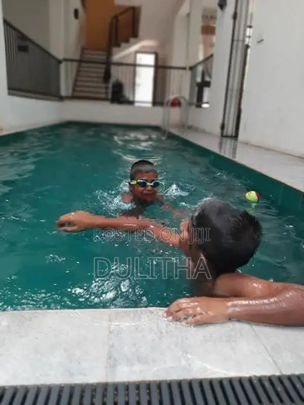 Luxury house with pool at Nittambuwa for rent