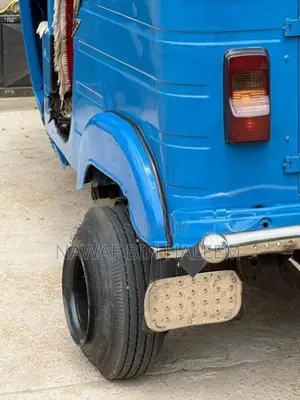 Bajaj RE 2015