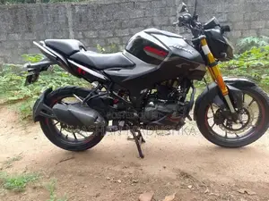 Hero Hunk 160R 4V 2025