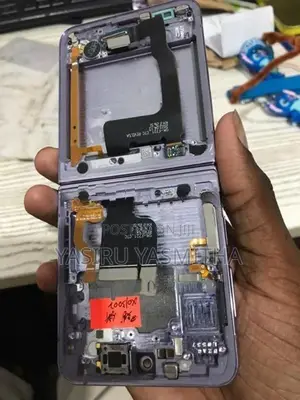 Samsung Z Flip 4 Display