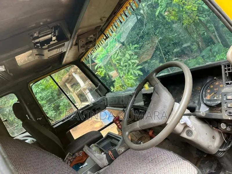 Isuzu Forward 1983