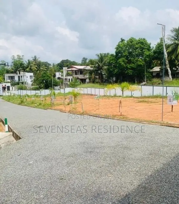 Best land for sale in athurugiriya city