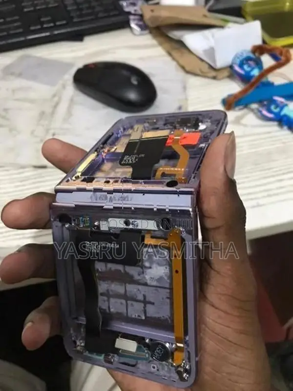 Samsung Z Flip 4 Display