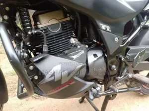 Hero Hunk 160R 4V 2025