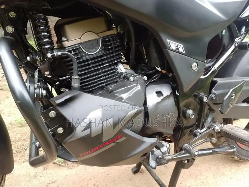Hero Hunk 160R 4V 2025