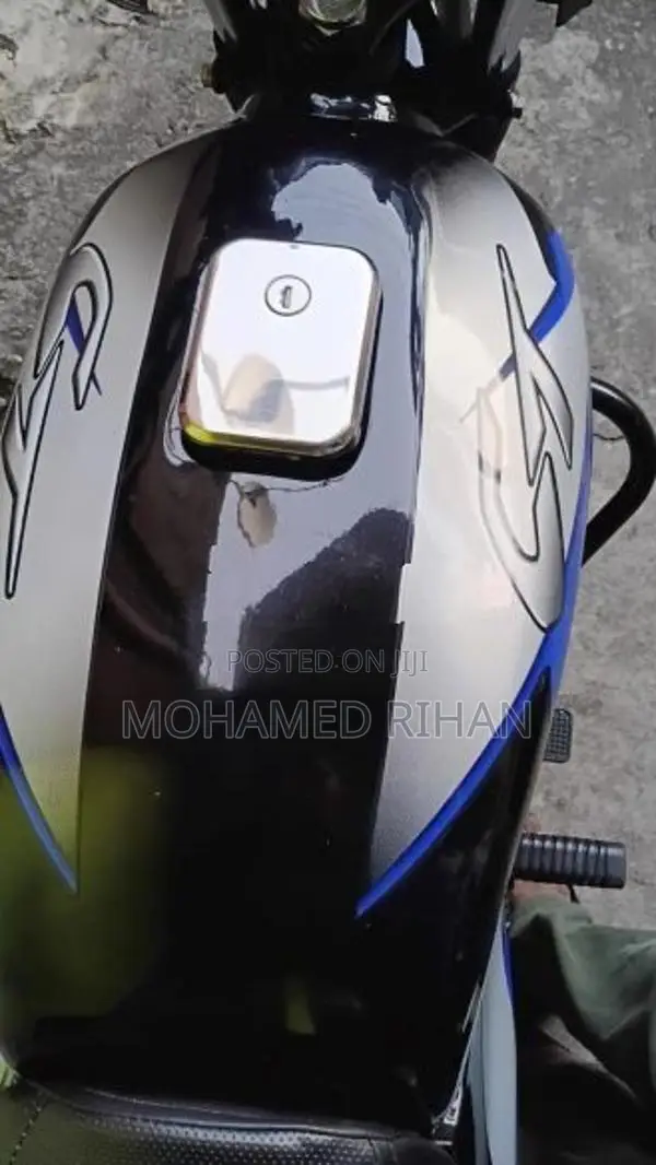 Bajaj CT100 2025
