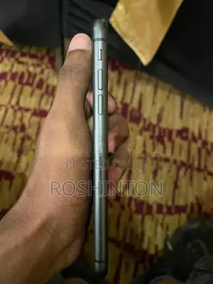 Apple iPhone 11 (Used)