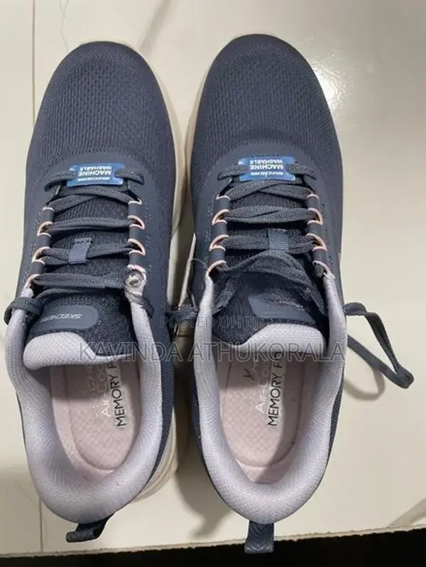 Skechers