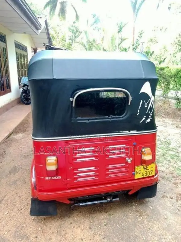 Bajaj RE 2011